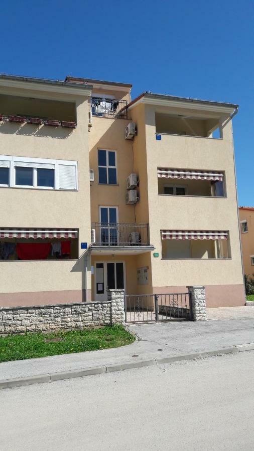 Apartman Roko, Pula Hrvatska Экстерьер фото